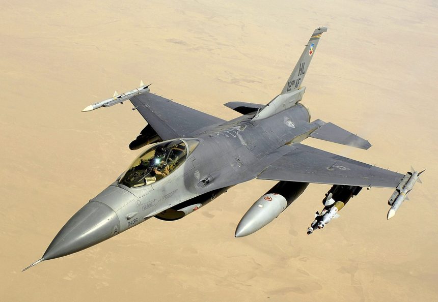 طائرات f16