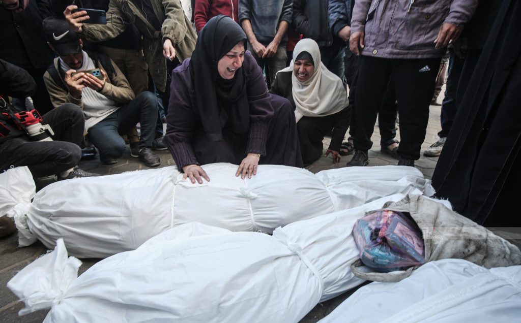 23 شهيدا بغارات صهيونية على غزة بعد إعلان اتفاق وقف إطلاق النار
