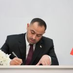 وزير الكهرباء
