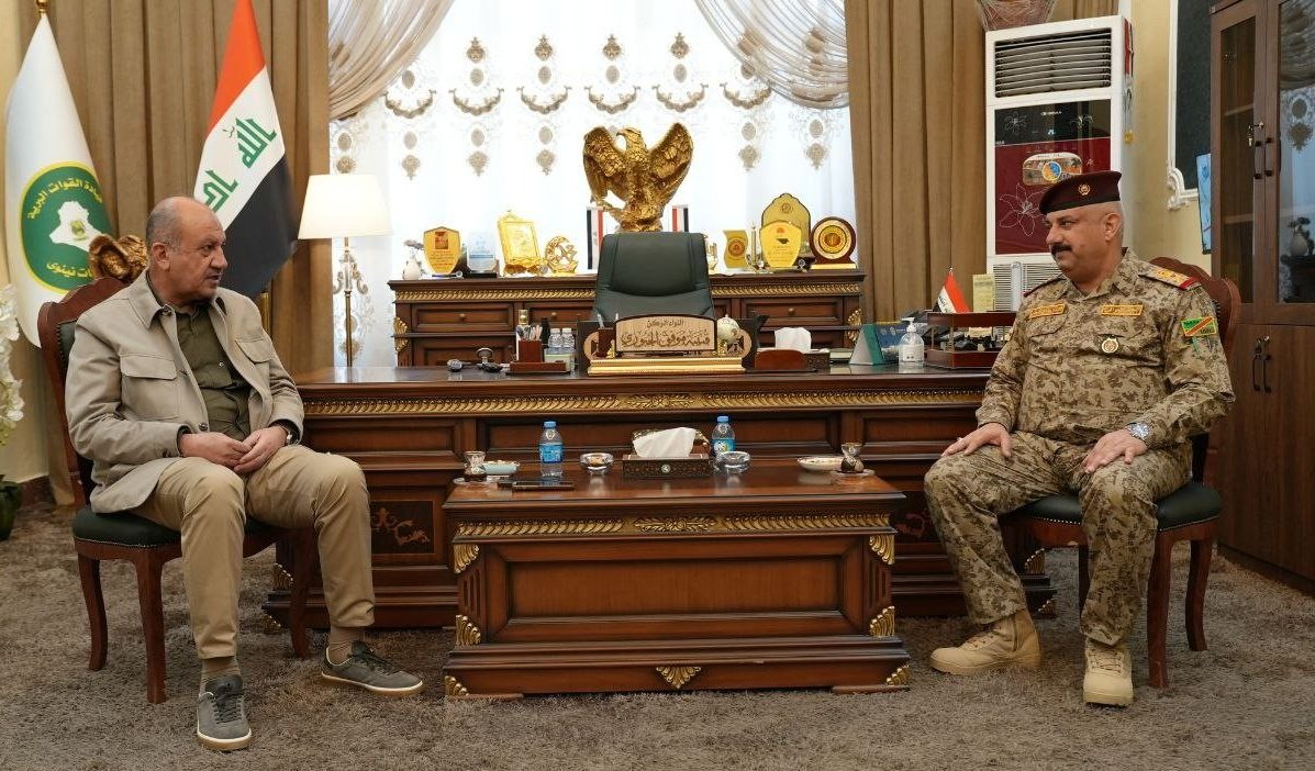 وزير الدفاع يعقد اجتماعاً أمنياً في محافظة نينوى