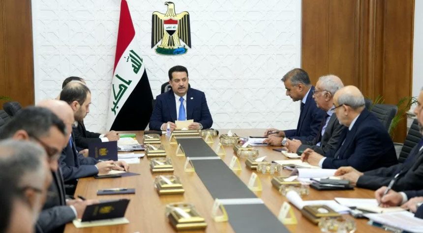 رئيس الوزراء يترأس اجتماعاً لفريق قطاع الكهرباء لمتابعة الإجراءات المتخذة بشأن خطة الصيف