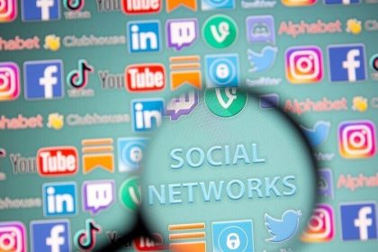 مواقع التواصل الاجتماعي