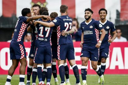 أيندهوفن يتوج بلقب الدوري الهولندي للمرة 26 في تاريخه
