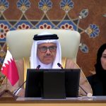 رئيس وفد مملكة البحرين يسلم العراق رئاسة القمة العربية ويشيد بتنظيم قمة بغداد
