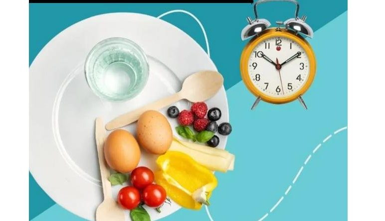 دراسة تكشف أفضل توقيت لتناول الطعام وإنقاص الوزن