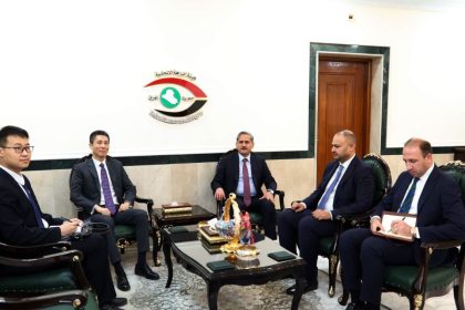 العراق والصين يبحثان تعزيز جهود النزاهة ومتابعة إجراءات الانضمام لمبادرة طريق الحرير