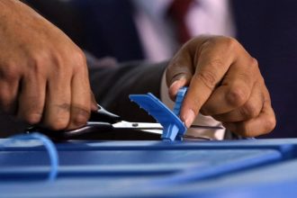 المفوضية تعلن آلية وشروط اختيار موظفي الاقتراع للانتخابات البرلمانية