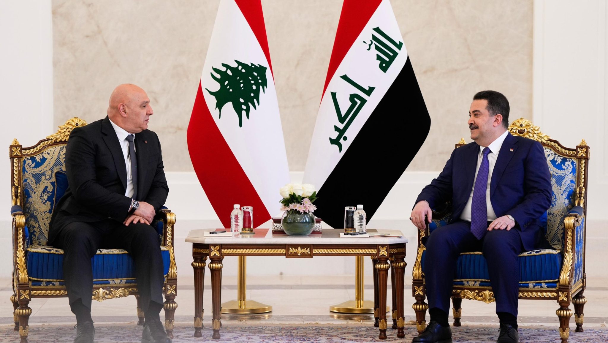 رئيس الوزراء يؤكد للرئيس اللبناني: استمرار الدعم والإسناد لتجاوز التحديات الراهنة