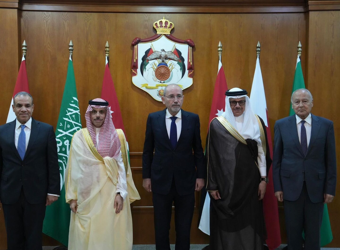 اللجنة الوزارية تؤكد استمرار جهودها لتحقيق وقف دائم لإطلاق النار وتحقيق السلام في غزة
