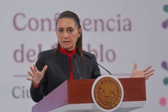 الرئاسة المكسيكية تدين المداهمات الأمريكية للمهاجرين