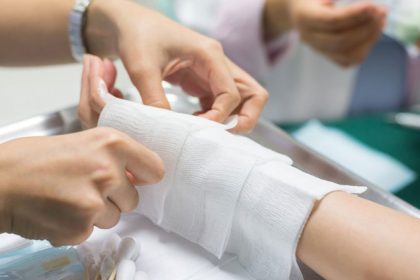 فريق دولي يطور دواء لتسريع التئام الجروح الناتجة عن الحروق