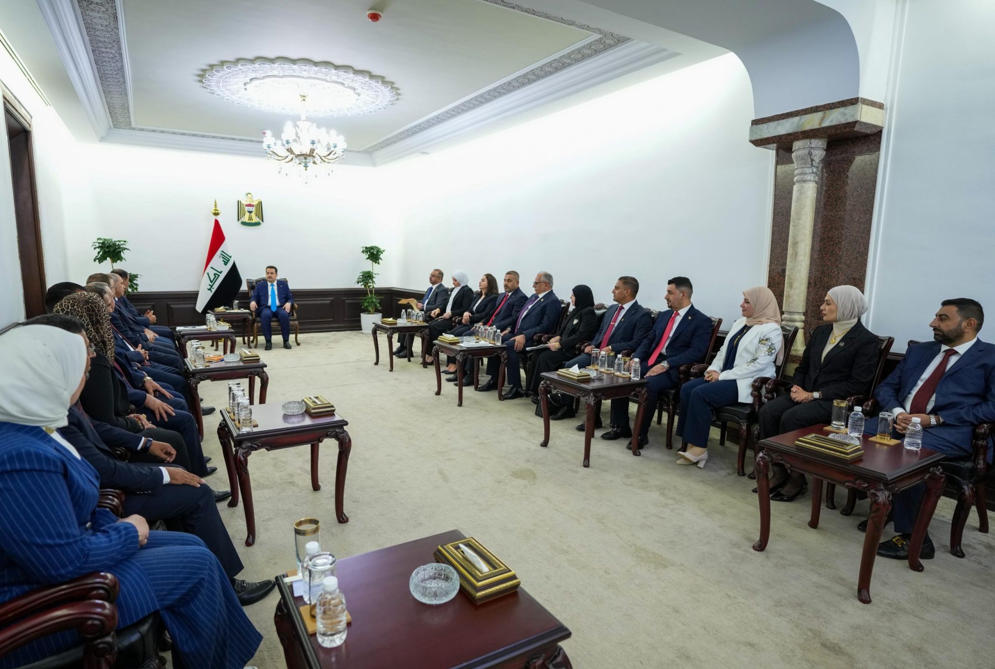 رئيس الوزراء يؤكد مواصلة الدعم الحكومي للنقابات المهنية والقطاعية في العراق