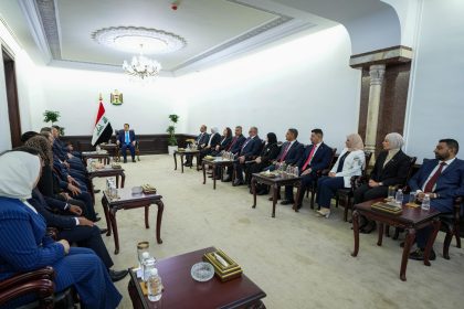 رئيس الوزراء يؤكد مواصلة الدعم الحكومي للنقابات المهنية والقطاعية في العراق