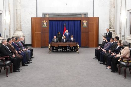 رئيس الوزراء: تأسيس الشركة الوطنية لخدمات الهاتف النقل الذي جرى إقراره في البرنامج الحكومي