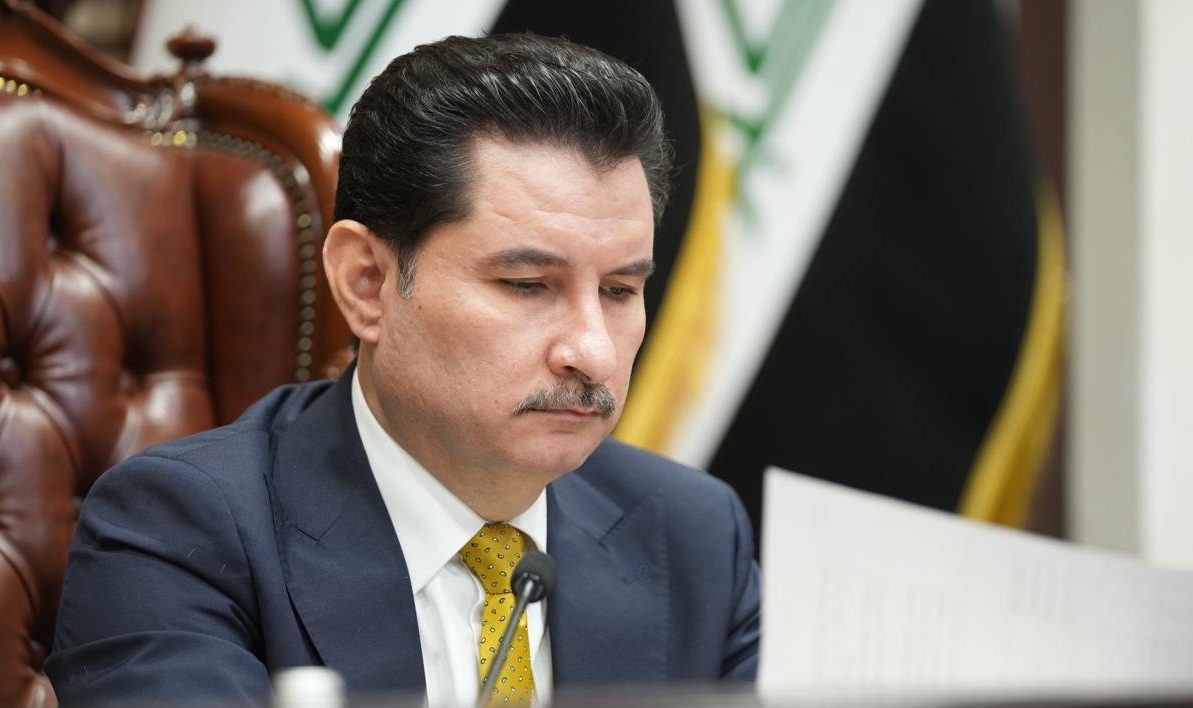 شاخوان عبدالله: تمديد مدة الجمع بين الراتب الممنوح بموجب أحكام القانون