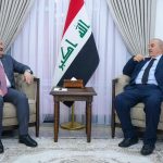 رئيس الوزراء وإياد علاوي يبحثان الجهود المتضافرة للقوى السياسية في دعم الحكومة
