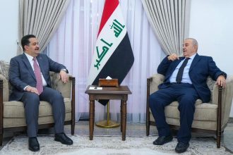رئيس الوزراء وإياد علاوي يبحثان الجهود المتضافرة للقوى السياسية في دعم الحكومة