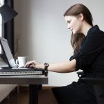 أضرار الجلوس الطويل في العمل
