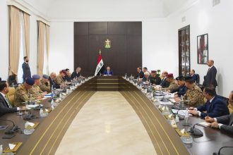 رئيس الوزراء يوجه وزارة التخطيط بإعداد المتطلبات اللازمة بشأن آليات التسليح