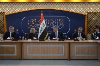 العراق وفنلندا يؤكدان أهمية توسيع التعاون في مكافحة الإرهاب والعودة الطوعية