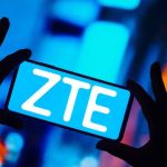 ZTE تتحدى آبل وسامسونغ بهاتف نحيف ومتطور