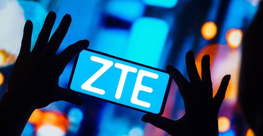 ZTE تتحدى آبل وسامسونغ بهاتف نحيف ومتطور