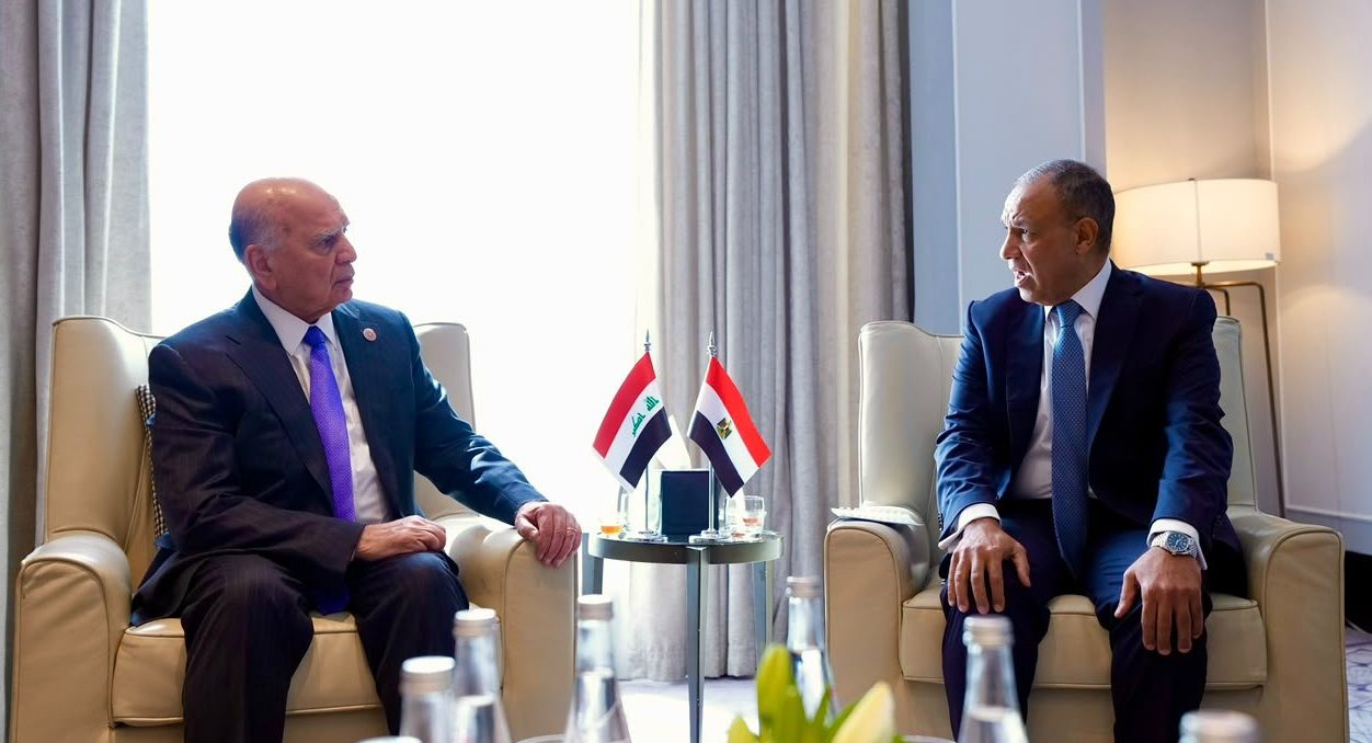 وزير الخارجية ونظيره المصري يبحثان أهمية مشروع مد أنبوب النفط إلى العقبة