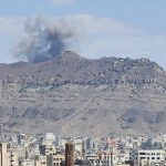 أفادت مصادر إعلامية، اليوم السبت، بسماع دوي انفجارات في العاصمة اليمنية صنعاء، وسط تحليق مكثف للطيران في أجواء المدينة.