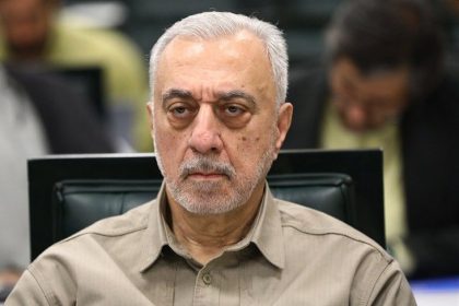 البرلمان الإيراني يصوّت على منح الثقة لمهرداد أخلاقي وزيراً للدفاع