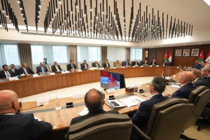 رئيس الوزراء يؤكد أهمية إنشاء منطقة حرة بين العراق والأردن لتعزيز التبادل التجاري بين البلدين