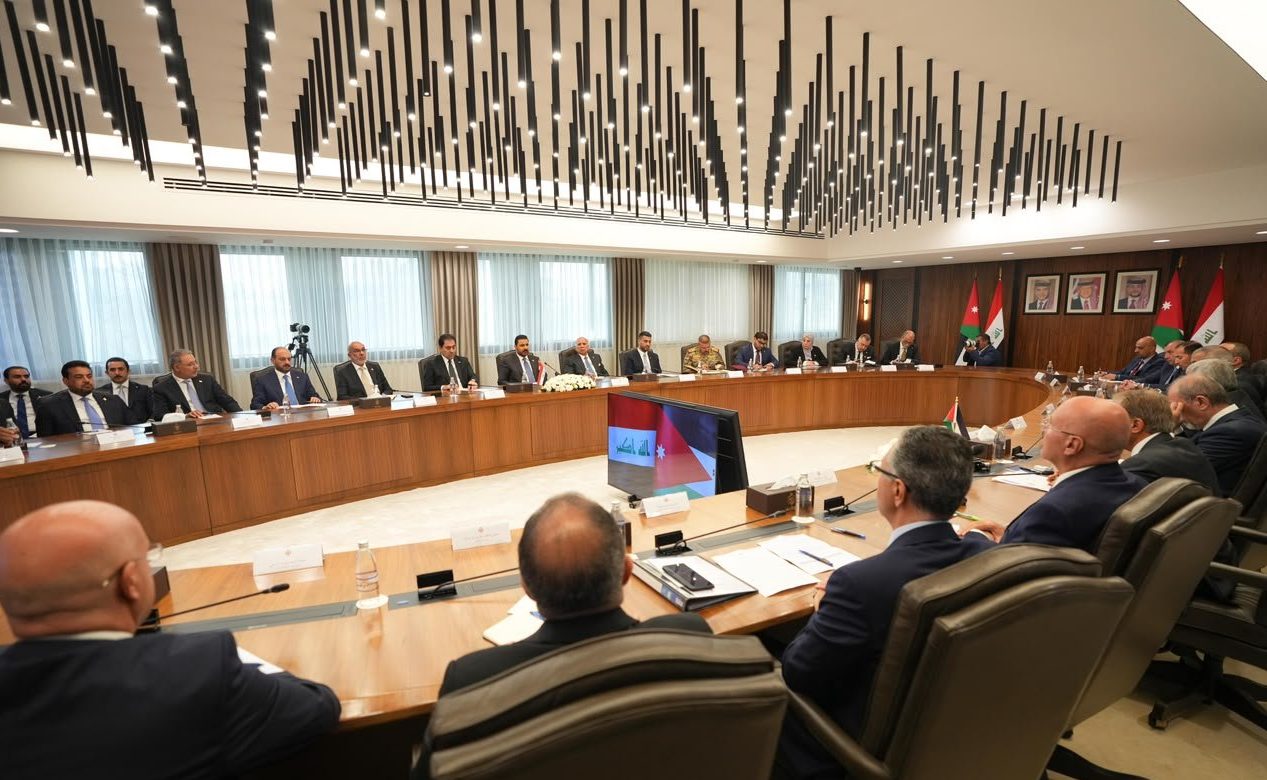 رئيس الوزراء يؤكد أهمية إنشاء منطقة حرة بين العراق والأردن لتعزيز التبادل التجاري بين البلدين