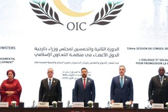 رئيس الوزراء يطلق مبادرة للنقل والاتصالات خلال اجتماعات منظمة التعاون الإسلامي