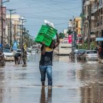 السنغال تؤجل بدء العام الدراسي بسبب الفيضانات والأمطار الغزيرة